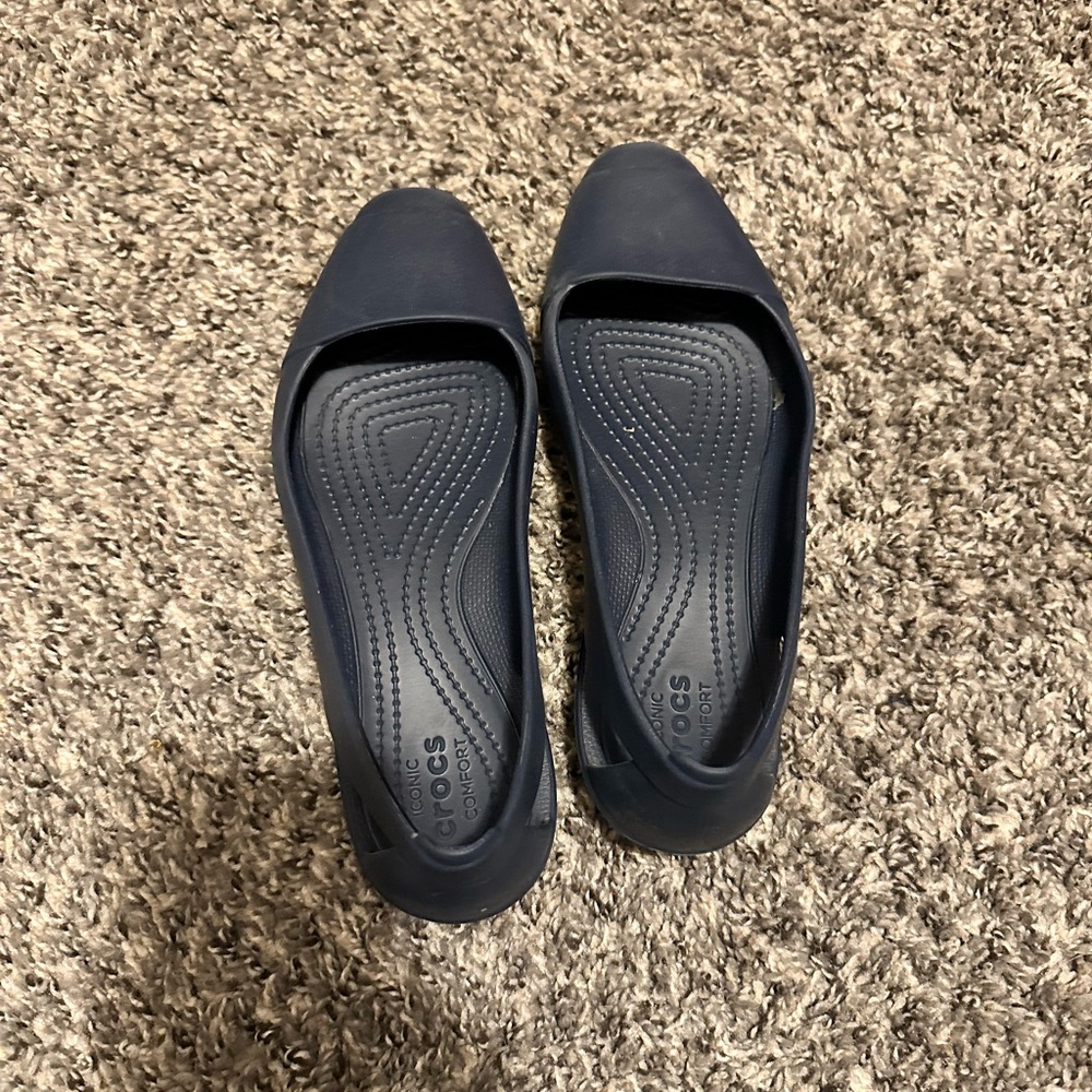 Crocs women’s flats